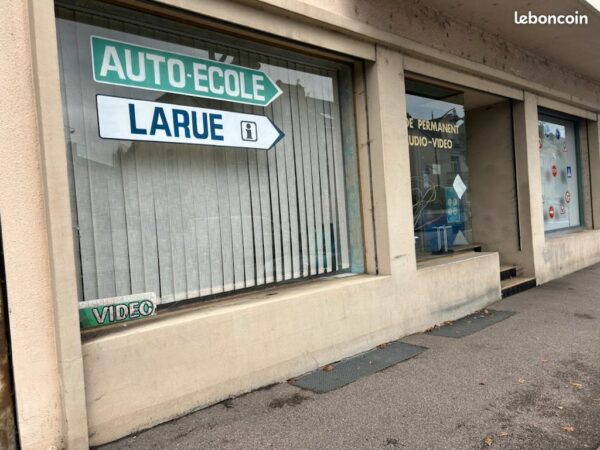 Local commercial 118 m²