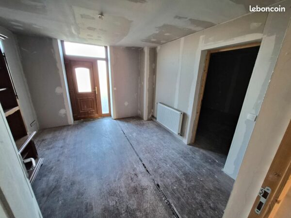 902b2d796323fa6f332d4f48f81fdf2127a11185 Appartement 5 pièces 131 m²