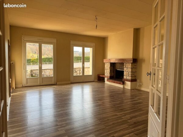 51bc0a0eab06b5ab75fee4c903aeb42cde83545a Maison de village 4 pièces 124 m²