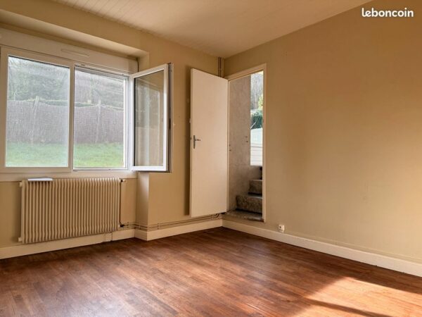 f8f6de5c93a5572f7a2a99bb1d5a0ec578fff8fd Maison de village 4 pièces 124 m²