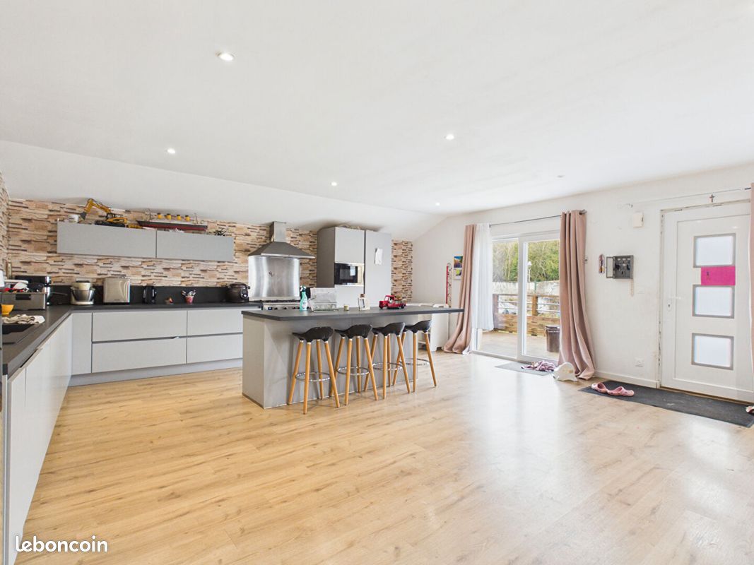 Maison 11 pièces 285 m²