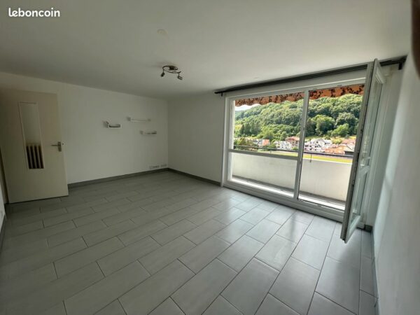 9d50d0f43aa38eb7aa14f75e26ac268b8f03009d Appartement 3 pièces 65 m²