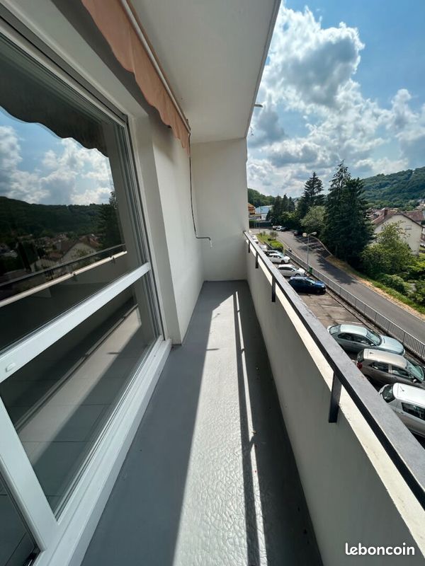 b8eeb91a09765c49e85494a47643496deb0f451a Appartement 3 pièces 65 m²