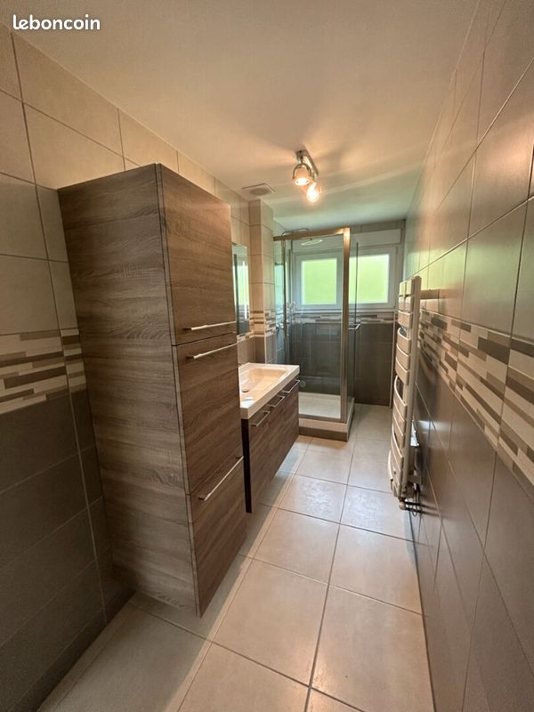 c1d846c304efc206ae260706b3b8ee7c82563a51 Appartement 3 pièces 65 m²