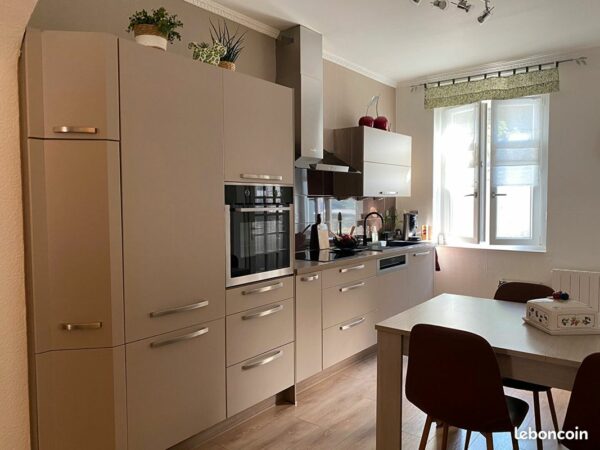 727b8a0584bf0a15edfc10c40b01b0b20919d666 Maison 5 pièces 98 m²