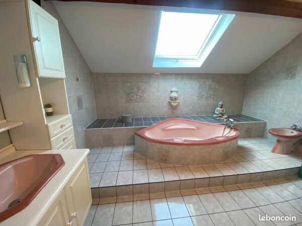 fd7959a2a047fc65a17972453e5eb33ed58b6221 Maison 5 pièces 98 m²