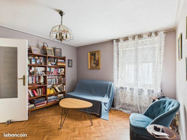 481cccdc68b7800165a3946c3e55015fd4331f95 Maison 8 pièces 152 m²
