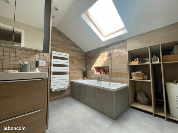 f01b9a2ffd35e571f5a33085c6f8026dc7c1d140 Maison 7 pièces 121 m²