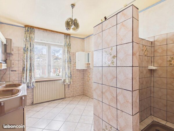 2b99fccf7c73759e9f08cd64aa6c943facb142c8 Maison 9 pièces 168 m²