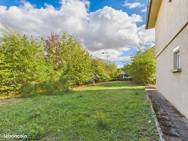 a389fcb7471bd5c213093efb1e75ce32fd052ae4 Maison 9 pièces 168 m²